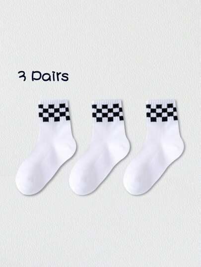 3 أزواج من الجوارب الرياضية الكاجوال متوسطة الطول بألوان الأسود والأبيض والرمادي، مناسبة للارتداء اليومي وللأنشطة الخارجية