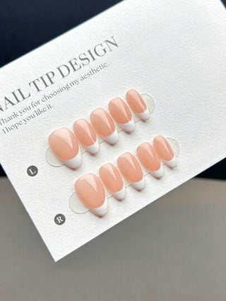 10 قطعة أظافر مزيفة مصنوعة يدويًا من الأظافر المنحوتة قصيرة على شكل اللوز، بطراز كلاسيكي وبسيط، DIY تصميم فرنسي أبيض على خلفية ظفر عاري، قطع أظافر مزيفة راقية، مناسبة للنساء والفتيات لاستخدامها يوميًا، مع مجموعة الأظافر