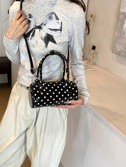 حقيبة كلاسيكية عصرية ذات لون أحادي مصنوعة من بي يو، قماش مقاوم للماء، حقيبة يد أنيقة مزودة بسحاب للفتح والإغلاق وذات مقابض مزدوجة، حقيبة بوسطن مزينة بنقشات نقاط وتصميم وسادة، مناسبة للتسوق والتنقل والحفلات والمناسبات.