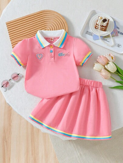 مجموعة ملابس علوية مطرزة على الجيب وتنورة كاجوال معقوفة للفتيات 2 قطعة