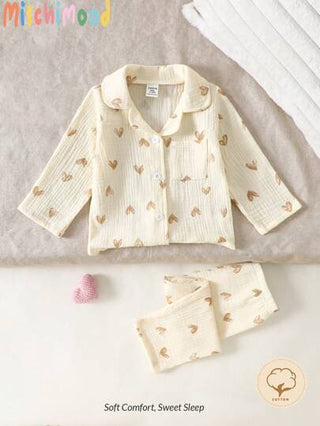 SHEIN 2 قطعة/مجموعة بناطيل وأعلى للبيبي البنت حديث الولادة ذات طبعة قلب بسيطة على قاعدة بيضاء، ملابس منزلية عادية