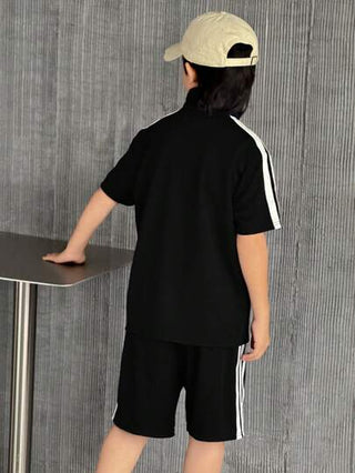 SHEIN مجموعة رياضية كاجوال تحتوي على ملابس علوية ربع زيبر مخططة بعرض 1 سم، 1.5 سم، 2 سم وشورت محبوك قطعتان للأطفال الصغار،مجموعة من 2 قطعة