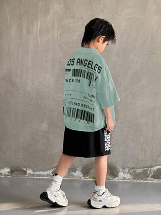 1 قطعة قميص بولو بأكمام قصيرة، بطبعات جرافيك عصرية بالطراز الكوري المريح والفضفاض مناسب للأولاد في سن المراهقة، مناسب للارتداء اليومي وللرياضة والخروج والمدرسة والحفلات والإجازات وتصوير الصور وبداية العام الدراسي، موسم الربيع/الصيف