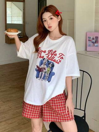 DAZY مجموعة بيجاما مكونة من t-shirt فضفاض مطبوع عليه كلب وأحرف حلوة مع شورت قصير مربع اللون للنساء قطعتين