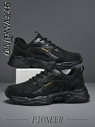 أحذية رياضة رجالية خفيفة متنفسة من الشبك للخارجية والسفر، ماركة عصرية بطابع مريح، بوبات امتصاص للصدمات، مزيج بين الأبيض والأسود جلد صناعي ذو رقعة، أحذية رياضية ذات نعل سميك مناسبة لجميع المواسم