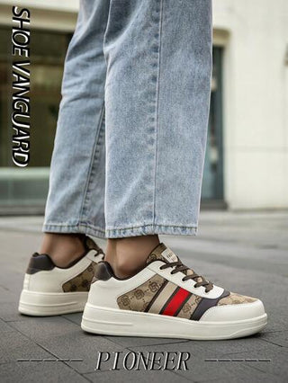 أحذية رياضية كاجوال بطبعات جانبية جلدية خاكية محايدة عصرية للجنسين بتصميم رجعي من الكتان والدانتيل والأقدام المسطحة