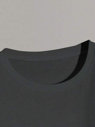 قميص رياضي وترفيهي جديد للرجال - خفيف وراحة، مطبوع بألوان أخضر وأبيض وحمراء بأنماط مربعة في ميلانو، إيطاليا، مناسب للخروجات والأصدقاء والسفر إلى الهواء الطلق. قميص رياضي للرجال مناسب للترفيه اليومي والرياضة واللياقة البدنية. كما أنه مناسب لملابس...