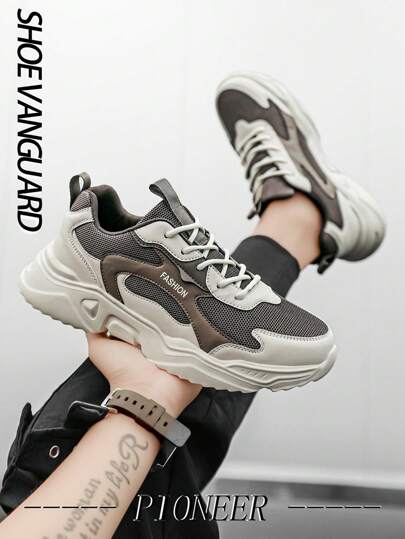 أحذية رياضية كاجوال للرجال منخفضة الكعب ومتشربة للصدمات لتنزهات خارجية، ذات تصميم شبكي رجعي بسيط مع رباط ، أحذية جرى عصرية لأسلوب الحياة اليومي، أحذية متعددة المقاسات لأزواج