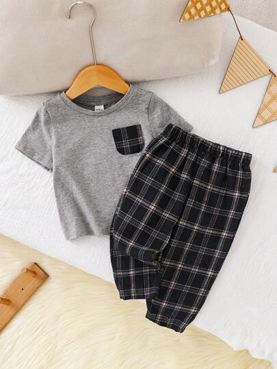 SHEIN طقم بيجامة أطفال من قطعتين لولد رضيع بتصميم مربع المربعات مكون من تي شيرت جيب وشورت مربعات، راحة وأناقة في الاستخدام اليومي
