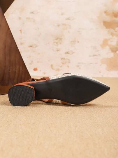 أحذية نساء مغلقة بنصف كعب على شكل قلب معدني مع إبزيم انزلاقية بدون ظهر