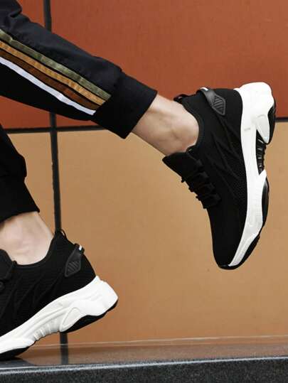 أحذية رياضية سميكة النعل القطعية الذكور الإرتفاع الإضافي غير مرئيّ 8سم/3.15 بوصة، أحذية تنفس للجري، أبيض بتصميم شبكي، أحذية قتالية داكنة اللون، مقاس كبير 45-46، وصول جديد 2025