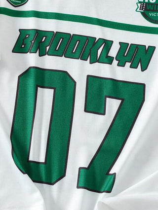 تي شيرت فضفاض بياقة على شكل V للأولاد والأطفال متساوي الألوان مصمم بطباعة سيارة سباق عالي المطابقة، متعدد الاستخدامات للرياضة والموضة والعطلات والصيف والسفر، باللون الأحمر والأبيض المتناقض