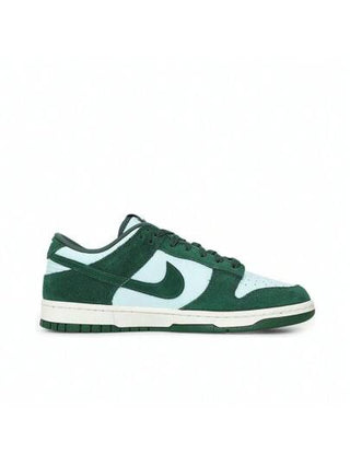 Nike حذاء رياضي لارتفاع منخفض طراز SE Dunk Retro المنخفض، رقم الموديل FQ8249-300، رجال 2025