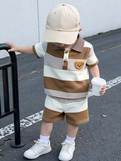 Genkimix Kids مجموعة سروال و بولو قصير الأكمام للأطفال الرضع، مصنوعة من شريط مائل و مطرزة برسمة الدب، مناسبة للاستخدام في فصل الصيف