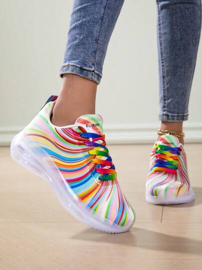 أحذية رياضية كاجوال نسائية ذات رباط وأسفل ناعم ووبشكل نمط ، كلاسيكية مريحة وخفيفة التنفس، أحذية رياضية للتنس والمشي لجميع المواسم، بنعل هوائي ماص للصدمات وأنيقة