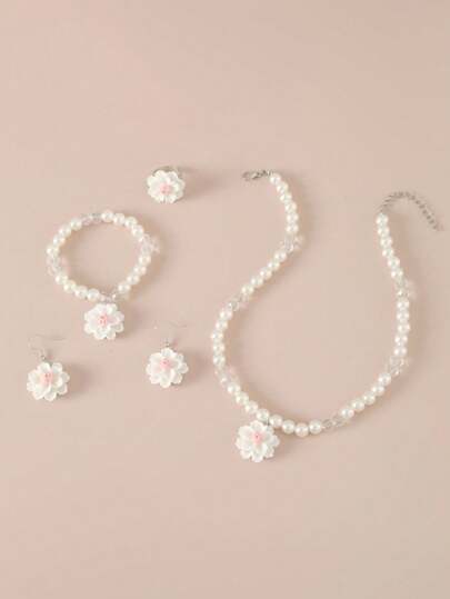 مجموعة من 5 قطع (قلادة وأقراط وسوار وخاتم) برواق أوروبي فاخر مزخرف بالزهور البيضاء المصطنعة ، تصميم فريد من القلادة المخرزة المناسبة للأطفال