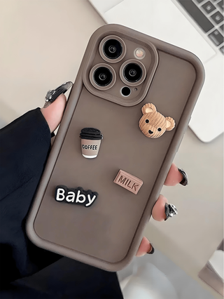 غطاء هاتف من القطيفة على شكل دب صغير، متوافق مع هواتف أبل آيفون 16/16 برو/16 برو ماكس، آيفون 15 الجديد، آيفون 14 برو/13/12/11 برو ماكس/X/XR، آيفون 14 بلس، آيفون 7/8، SE ، غطاء واقي من الصدمات؛ متوافق أيضًا مع هواتف سامسونج Galaxy A05/A05S/S20 FE/S24 Ultra