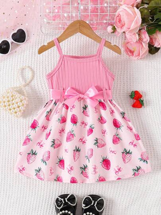 فساتين بيبي فستان بناتي صيفي جديد لعام 2025 على شكل قلب مع رقبة مكشكشة وطبعات ريبد باللون الأحمر، بسيط وأنيق، لطيف وحلو، فستان بحمالات