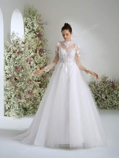 فستان أبيض قصير الأكمام بشكل باروكي نبيل وأنيق، فستان زفاف ستايل بريدجرتون للفراشات، فستان عروس مع ذيل