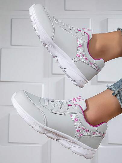 أحذية رياضية كاجوال نسائية رمادية اللون، بطبقة علوية من الجلد، وسيقان سميكة خفيفة الوزن، مناسبة لجميع المواسم، للجري والارتداء اليومي الكاجوال