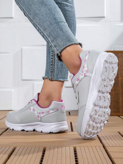 أحذية رياضية كاجوال نسائية رمادية اللون، بطبقة علوية من الجلد، وسيقان سميكة خفيفة الوزن، مناسبة لجميع المواسم، للجري والارتداء اليومي الكاجوال