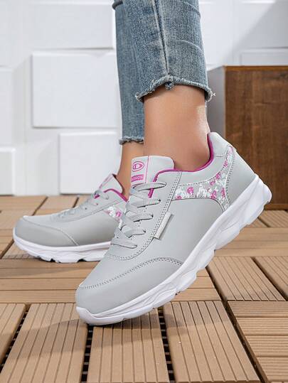 أحذية رياضية كاجوال نسائية رمادية اللون، بطبقة علوية من الجلد، وسيقان سميكة خفيفة الوزن، مناسبة لجميع المواسم، للجري والارتداء اليومي الكاجوال