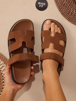 SHUZIA صندل نسائي بتصميم فضفاض، كاجوال ، ذو فتحة دائرية للأصبع ، وشريطين ، قابل للارتداء بدون تعقيد ، مريح ومسطح