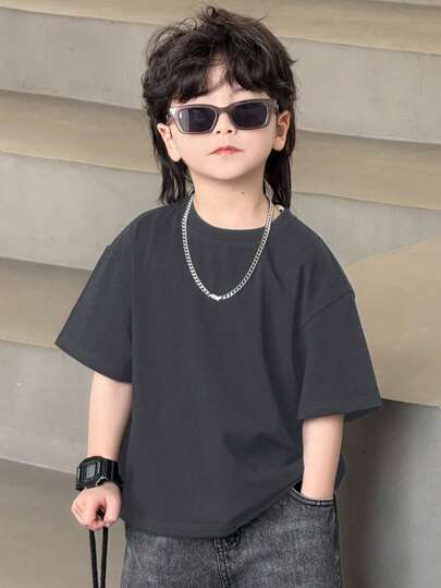 DAZY تي شيرت تي شيرت واسع الياقة مستدير النقطة ذو نمط حروف للأولاد الصغار، أسلوب غير رسمي وارتخائي