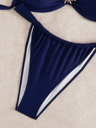 SHEIN Swim Curve مجموعة بيكيني من ملابس علوية وسروال داخلي أساسي للنساء متناهية الصغر،من مجموعة البناطيل الملائمة للسيدات البدينات - مجموعة منتجات تصميم بسيط وعصري للعطلات الشاطئية