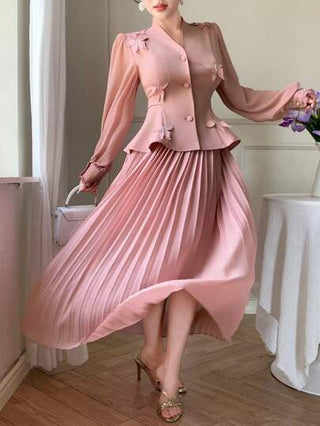 طقم حريمي قطعتين DAZY مجموعتان من الملابس النسائية مع تصميم إليجانت من التنورة المكشكشة ذات الكشكشة المطوية والخصر المربوط وزخرفة الفراشة الثلاثية الأبعاد