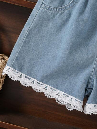 girls-sets مجموعة فتيات تشمل صدرية عنق دائري ذو تريكو مطبوع بنجوم وشورت جينز بتريم من الدانتيل، طراز كاجوال ملائم للربيع والصيف، قطعتين/مجموعة