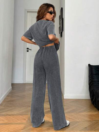 طقم حريمي قطعتين EZwear مجموعة قطعتين من ملابس علوية كاجوال رمادي مغسول بطرز حرفي أكمام قصيرة وبنطلون سيدات