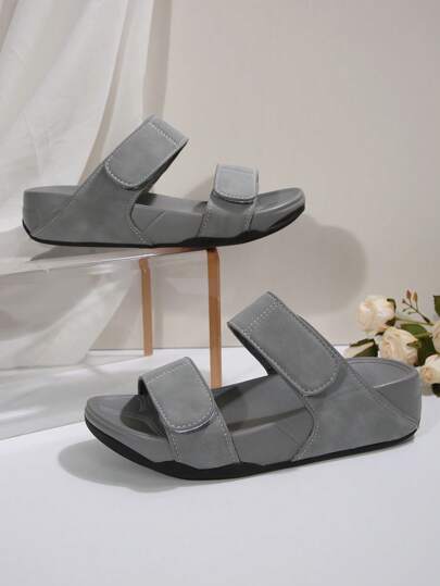 صنادل رياضية صيفية جديدة لعام 2025 خفيفة الوزن بكعب منحدر، للنساء، صنادل مريحة مع إغلاق خطاف وحلقة، وسيط سميك، بمقاسات كبيرة الحجم