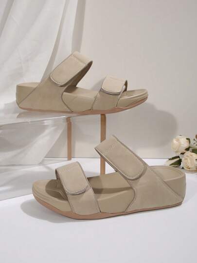 صنادل رياضية نسائية بمنصة موديل 2025 الجديد للصيف، خفيفة الوزن، مريحة، بكاحل إلاستيكي وسميكة الوجه، مقاسات كبيرة