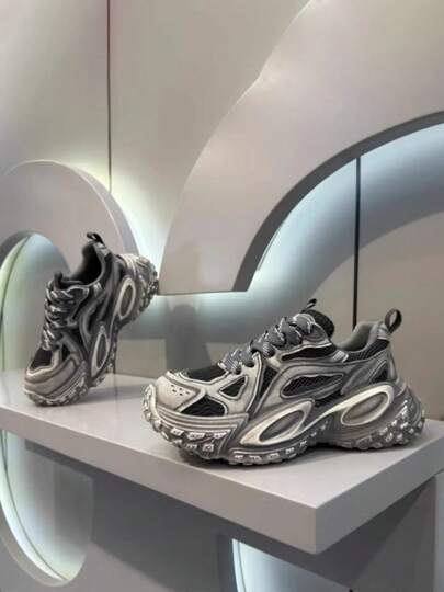 أحذية رياضية كاجوال للرجال بنعل سميك مريح ذات طراز رجعي عصري مشوه بأسلوب الملابس الخارجية الأنيق'