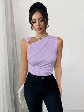 Calvaya ملابس علوية نسائي أنيق وجذاب بلا أكمام، بتصميم مكشوف على البطن مزين بالمعدن، من قماش مضفر أبيض، مناسب لإطلالات الربيع والصيف