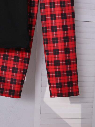 SHEIN بذلة نوم من تي شيرت برقبة دائرية بأكمام قصيرة كاجوال بسيطة + بنطلون بيجاما مربع فضفاض من 2 قطع للأولاد المراهقين