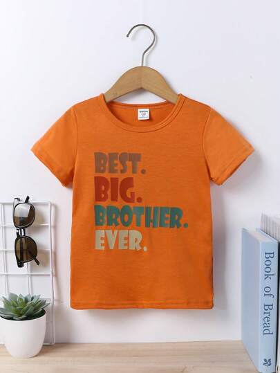 SHEIN تي شيرت قصير الأكمام كاجوال للأولاد مطبوع عليه أحرف