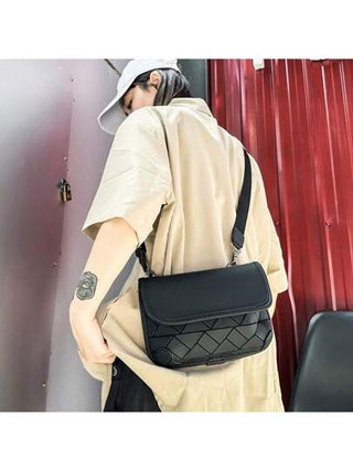 قطعة واحدة حقيبة رسول/ حقيبة الصدر للرجال، من نوع الإغلاق الجلدي باللون الأسود ذات نقش معيني، من خامة جلد مطفي، أحادي الجنس، مناسب لركوب الدراجات في الربيع للمراهقين والشباب