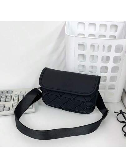 قطعة واحدة حقيبة رسول/ حقيبة الصدر للرجال، من نوع الإغلاق الجلدي باللون الأسود ذات نقش معيني، من خامة جلد مطفي، أحادي الجنس، مناسب لركوب الدراجات في الربيع للمراهقين والشباب