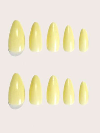 حصل على إطلالة مميزة ب- 24 قطعة أظافر اصطناعية ذات شكل لوز بلون أصفر داكن عادي بتغطية كاملة للأظافر الزائفة للنساء والفتيات ، متضمن 1 ورقة من أشرطة اللصق