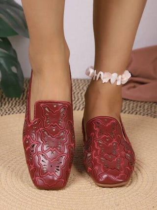 حذاء بدون كعب عصري من النوع البوهيمي المفرغ للنساء لعام 2025 ، أنيق بتصميم أصابع القدم مستديرة، سهل الارتداء للاستخدام اليومي في الخارج والسفر والعمل والمنزل