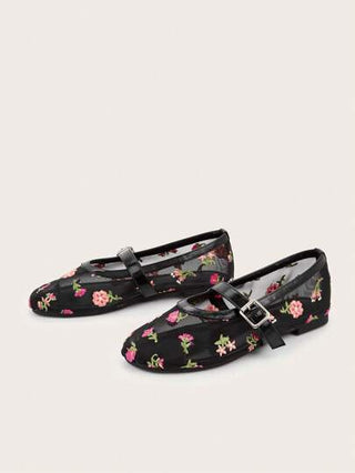 شبشب روماني مسطح منقوش بالتطريز على نسيج شبكي، أسود، تنفس، يرتدى بسهولة، مناسب للارتداء اليومي والعطلات والنزهات