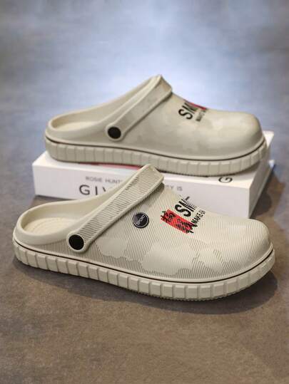 أحذية رجالية عصرية مصنوعة من إيفا مقاومة للماء بقاعدة من الخشب ذات ثقوب، بطباعة بنقوش الحروف وتصميم رياضي، قابلة للتنفس، غير زلقة ،نعال مناسبة للارتداء اليومي