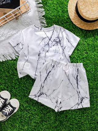 مجموعة ملابس علوية أكمام قصيرة وشورت لطفل صبي, نمط رخامي أبيض، ملائم للرياضة واليومي والحفلات والتصوير الفوتوغرافي والعطلات والمناسبات في فصلي الربيع والصيف
