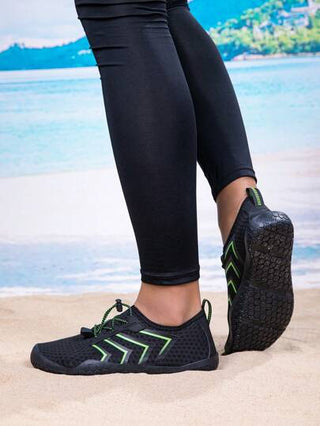 احذية مائية عصرية للمراهقين موديل 2025 مقاومة للانزلاق والقطع مناسبة لرياضات المياه، السباحة، الغطس، رياضات داخلية، اليوغا، رياضات خارجية، الصيد، جري على الجهاز الرياضي