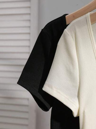 EZwear مجموعة قميصين نسائية بياقة مربعة وأكمام قصيرة مناسبة للصيف وللخروج، ملابس علوية بياقة مربعة 2 قطعة