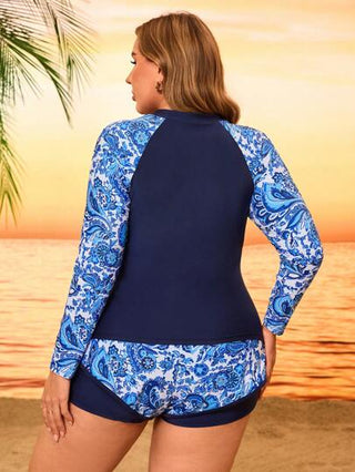 Swim SPRTY مجموعة حارس طويل الأكمام مطبوع بأزرق وأبيض للنساء كبيرات الحجم - ملابس سباحة متواضعة تشمل ملابس علوية وشورت للغطس والشاطئ والعطلات الصيفية، حماية من الأشعة فوق البنفسجية، ملابس شاطئ، قطعتان