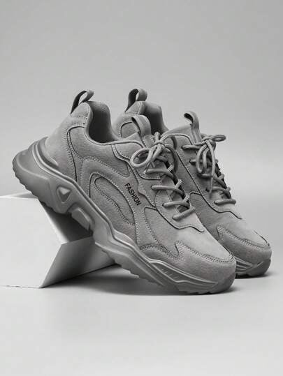 أحذية رياضية للرجال بتصميم معتق رمادية اللون من الجلد مع تفاصيل حرفية، امتصاص للصدمات مناسبة للجري والرياضة في الهواء الطلق، طراز قديم بتصميم أنيق مربع من الأعلى تناسب المناسبات الرسمية وغير الرسمية، أحذية رياضية سميكة للأزواج