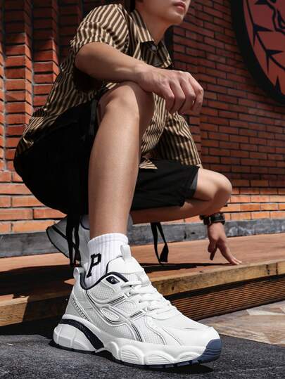 زوج من الحذية الرياضية بتصميم شبكي ملائم للجنسين مع وصلات، أحذية رياضية للياقة البدنية وصالة الألعاب الرياضية ذات وحدة سميكة متناسقة، تصميم خفيف وقابل للتنفس، أحذية عادية مناسبة للرجال والنساء